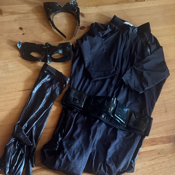 Catwoman Costume in Black - Picture 2 of 10